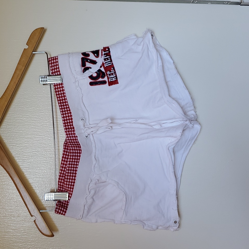 Lei M shorts